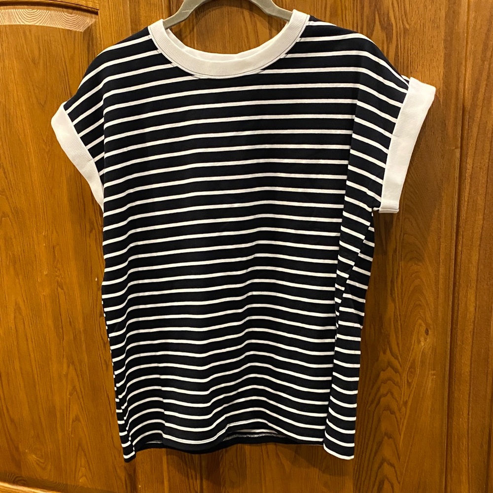NWT Zenana Outfitters Black and White Striped Tee size small